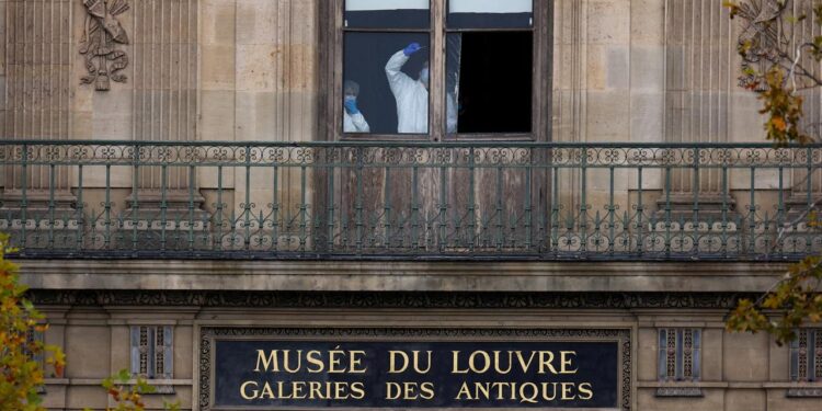 louvre-einbrecher-waren-laut-ermittlern-als-kleinkriminelle-bekannt