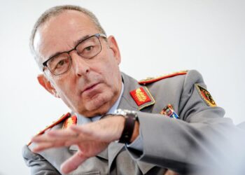 generalinspekteur-breuer-will-alle-jungen-maenner-mustern-lassen