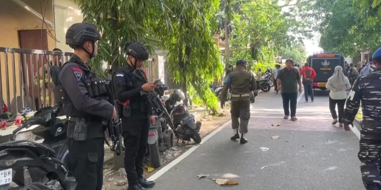 explosion-erschuettert-moschee-in-jakarta