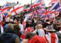 grossbritannien:-falschbehauptungen-befeuern-proteste-gegen-asylpolitik