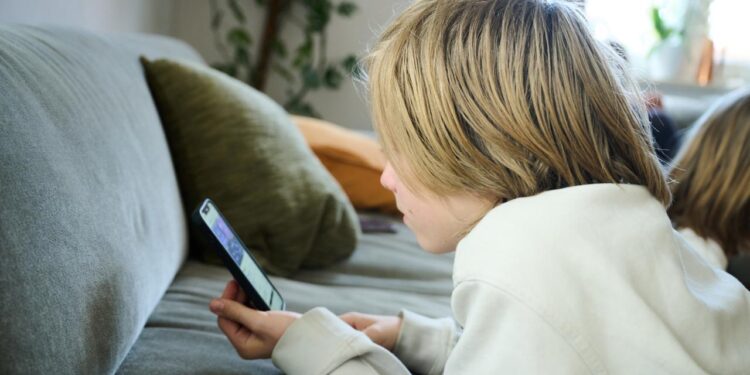 streeck-bei-social-media-nutzung-fuer-gestaffelte-altersfreigaben