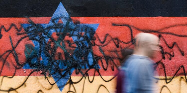 gedenken-pogromnacht:-holocaust-ueberlebende-warnen-vor-neuem-antisemitismus