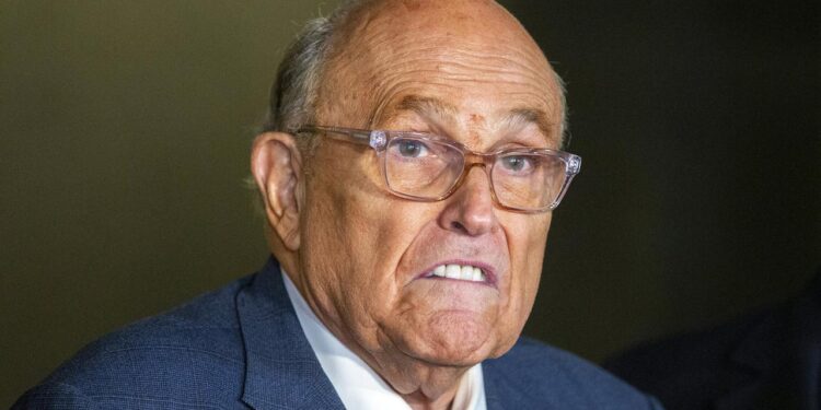 versuchte-wahlmanipulation:-trump-begnadigt-seinen-ex-anwalt-giuliani