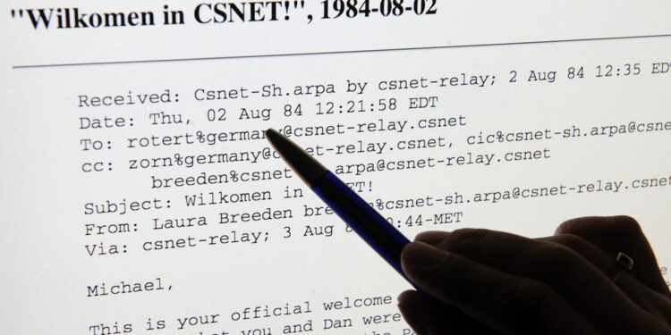 wie-die-erste-e-mail-nach-deutschland-kam