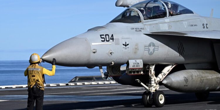 usa-verschaerfen-mit-flugzeugtraeger-verlegung-spannungen-mit-venezuela