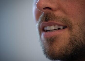 deepfake:-ki-stimmen-koennen-menschen-(noch-nicht)-taeuschen