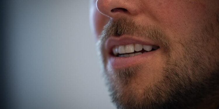 deepfake:-ki-stimmen-koennen-menschen-(noch-nicht)-taeuschen