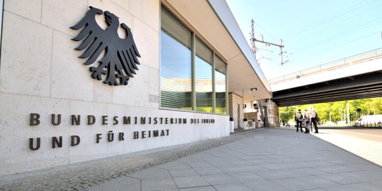 deutsche-behoerden-offenbar-ueberrascht-von-us-einstufung-der-„antifa-ost“