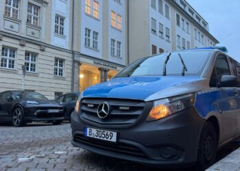 berliner-polizei-beruhigt-nach-anschlagsdrohungen-gegen-schulen