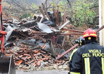 zwei-tote-bei-unwetter-in-italien-–-haus-von-schlammmassen-verschuettet