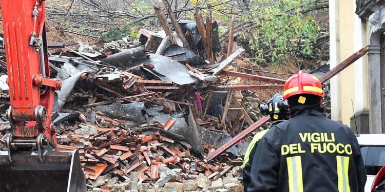 zwei-tote-bei-unwetter-in-italien-–-haus-von-schlammmassen-verschuettet