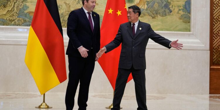 peking-reise:-klingbeil-auf-mission-fuer-deutsche-unternehmen