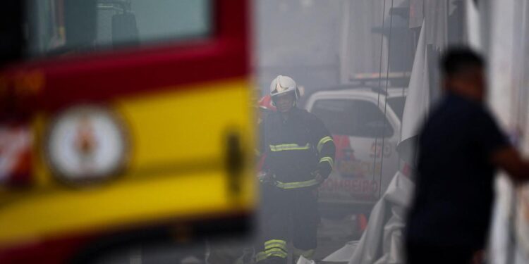 gelaende-der-weltklimakonferenz-wegen-feuers-geraeumt