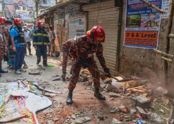 mindestens-neun-tote-bei-erdbeben-in-bangladesch