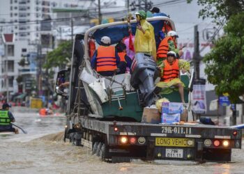 mindestens-55-tote-nach-massiven-regenfaellen-in-vietnam