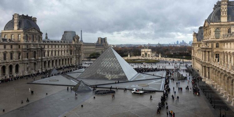 nach-juwelendiebstahl-im-louvre:-vier-weitere-verdaechtige-festgenommen