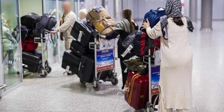 dobrindt-bekennt-sich-zur-aufnahme-von-ortskraeften-aus-afghanistan