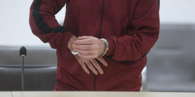 gera:-frau-in-strassenbahn-angezuendet-–-lebenslange-haft-fuer-ehemann