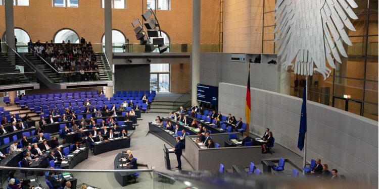 bundestag-beschliesst-haushalt-2026