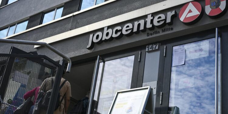 zahl-der-arbeitslosen-im-november-leicht-gesunken