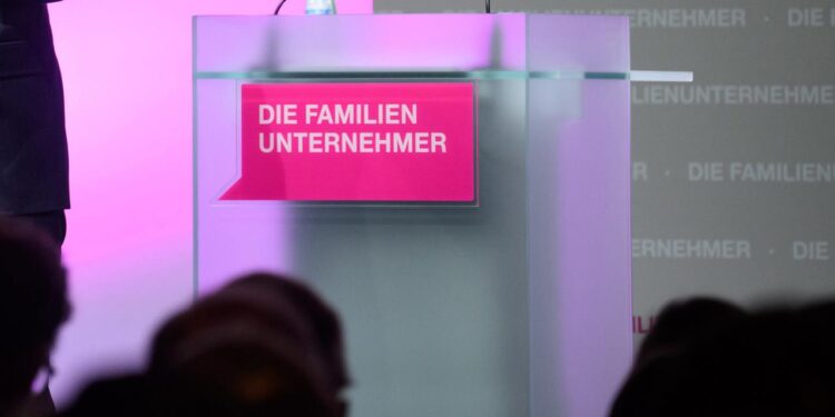 der-verband-der-familienunternehmer-will-umgang-mit-der-afd-aendern