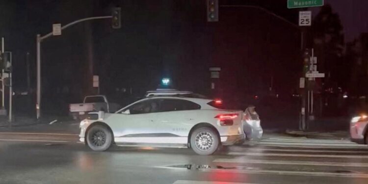 nach-stromausfall-in-san-francisco:-robotaxis-sorgen-fuer-verkehrschaos