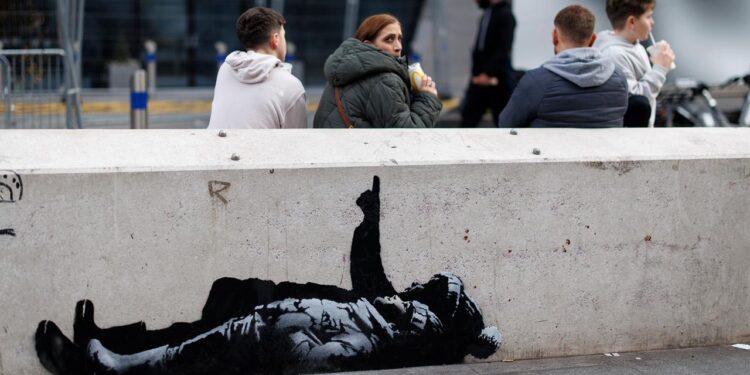 wandgemaelde-in-london:-eine-botschaft-von-banksy?