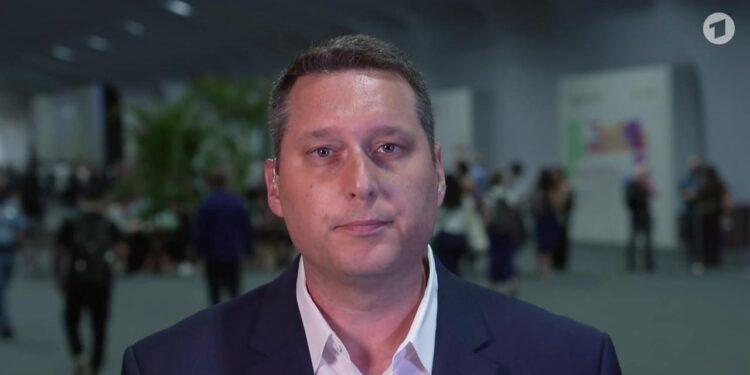 dominic-hebestreit,-swr,-zzt.-belem/brasilien,-ueber-die-verlaengerung-der-weltklimakonferenz