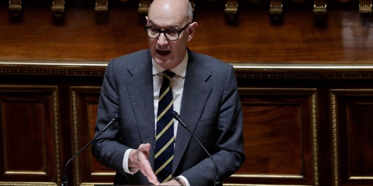 frankreichs-parlament-verabschiedet-notgesetz-fuer-haushalt