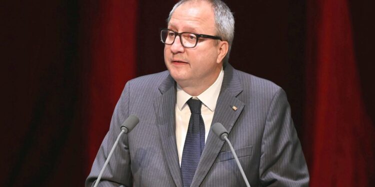 ex-verfassungsrichter-vosskuhle-sieht-deutsche-demokratie-in-gefahr