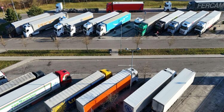 logistikbranche:-120.000-lkw-fahrer-fehlen