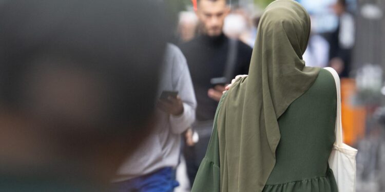 urteil-in-hessen:-richter-bewerberin-scheitert-mit-kopftuch-klage