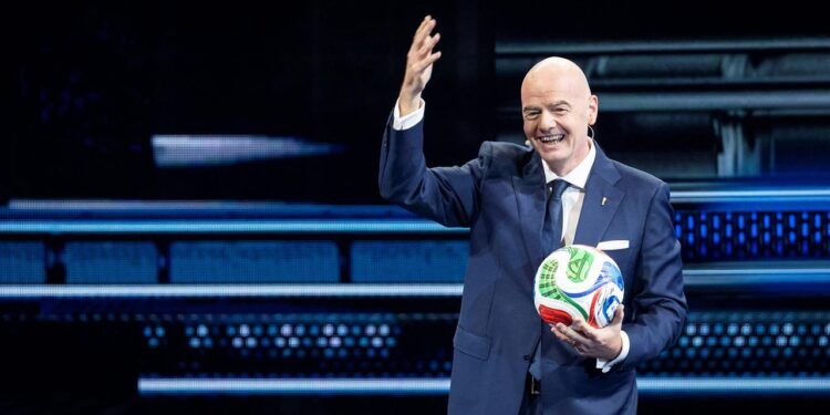 gruppen-auslosung-der-fussball-wm-in-washington-mit-trump-als-gast