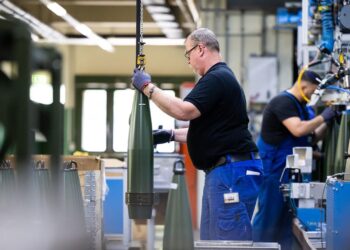 ruestungsgeschaeft-verhilft-industrie-zu-kraeftigem-auftragsplus