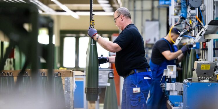 ruestungsgeschaeft-verhilft-industrie-zu-kraeftigem-auftragsplus