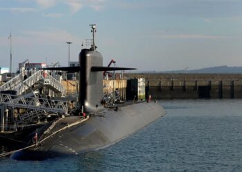 offenbar-drohnen-ueber-franzoesischem-marinestuetzpunkt-gesichtet