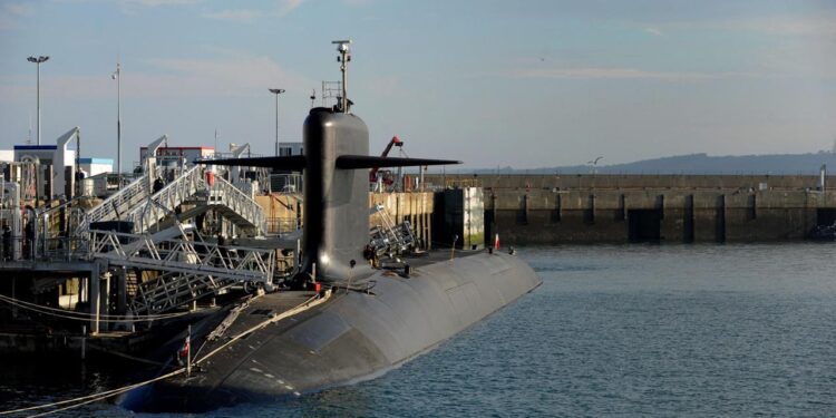 offenbar-drohnen-ueber-franzoesischem-marinestuetzpunkt-gesichtet