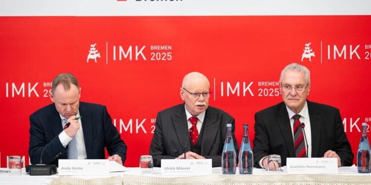 innenminister-wollen-gegen-gewalt-in-fussballstadien-vorgehen