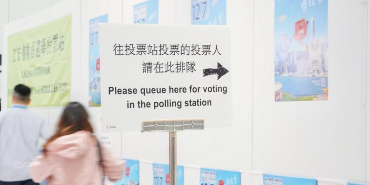 hongkonger-parlamentswahl-im-schatten-der-brandkatastrophe