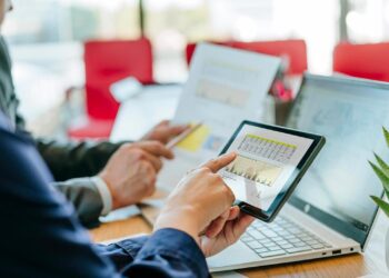 betrug-bei-der-geldanlage:-„banken-werben-nicht-in-whatsapp-gruppen“