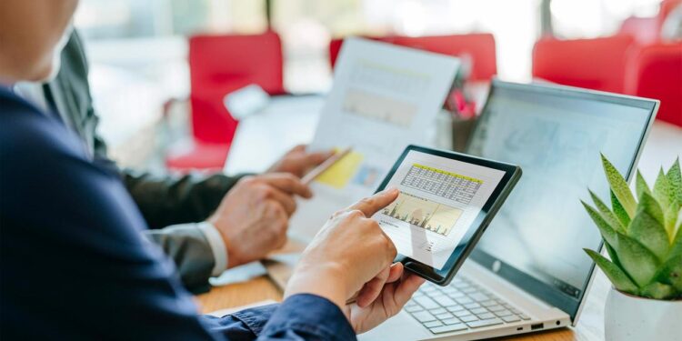 betrug-bei-der-geldanlage:-„banken-werben-nicht-in-whatsapp-gruppen“