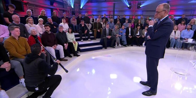 kanzler-merz-stellt-sich-in-ard-arena-fragen-des-publikums