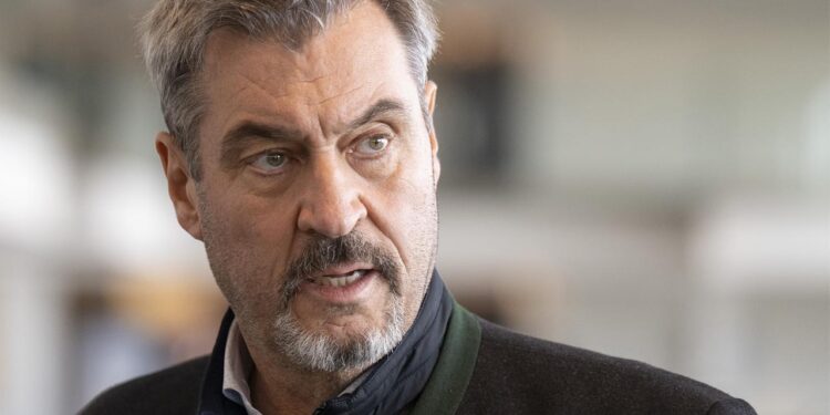 soeder-vor-csu-parteitag:-mal-rueckendeckung-fuer-merz-–-mal-distanz