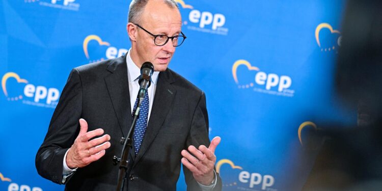 merz-rechnet-mit-kurswechsel-beim-verbrenner-aus