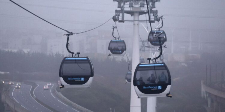 laengste-stadtseilbahn-europas-in-paris-eroeffnet