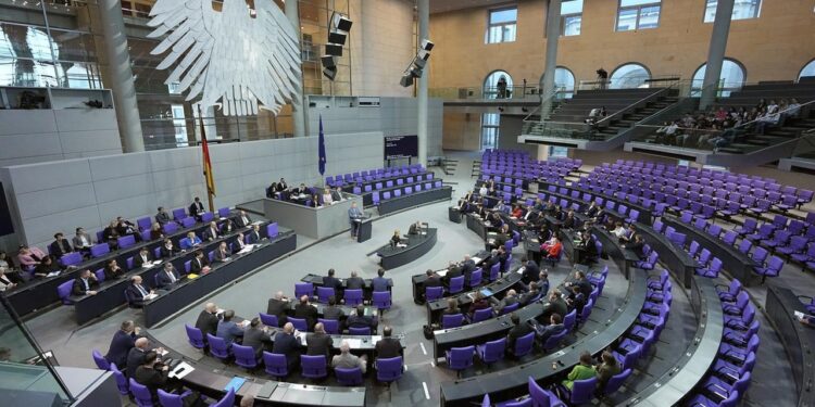 afd-politiker-in-den-usa:-wer-zahlt-fuer-abgeordnetenreisen?