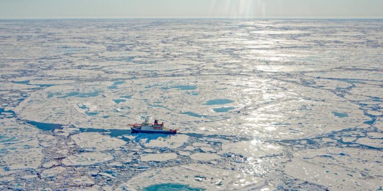 forschungsschiff-„polarstern“-startet-expedition-zur-antarktis