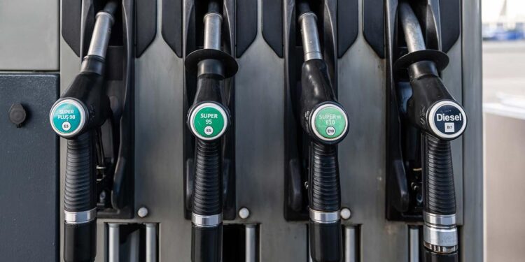 sprit-war-2025-erneut-billiger-–-steigende-preise-voraus