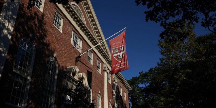 acht-jahre-haft-fuer-mitarbeiter-us-eliteuniversitaet-harvard