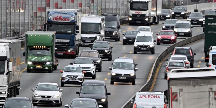 prognose-fuer-weihnachtsverkehr:-am-samstag-wird’s-voll,-am-sonntag-eher-nicht